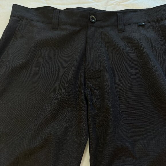 Travis Mathew Golf Shorts Men's 34 Black Flat Front Casual Polyester 10" Inseam - Picture 5 of 11